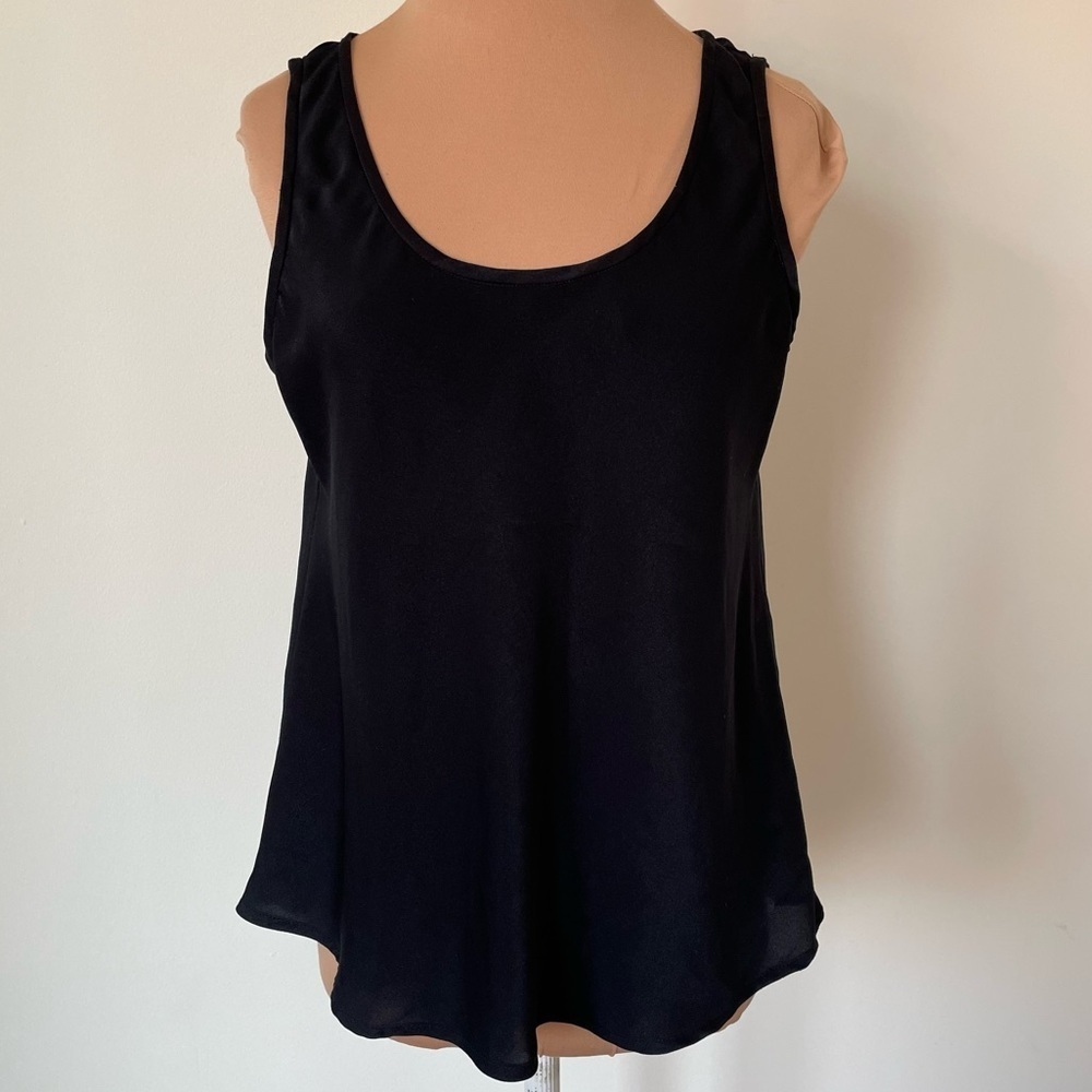 Xirena Black Polyester Scoop Neck Sleeveless Tank Top EUC Size XS